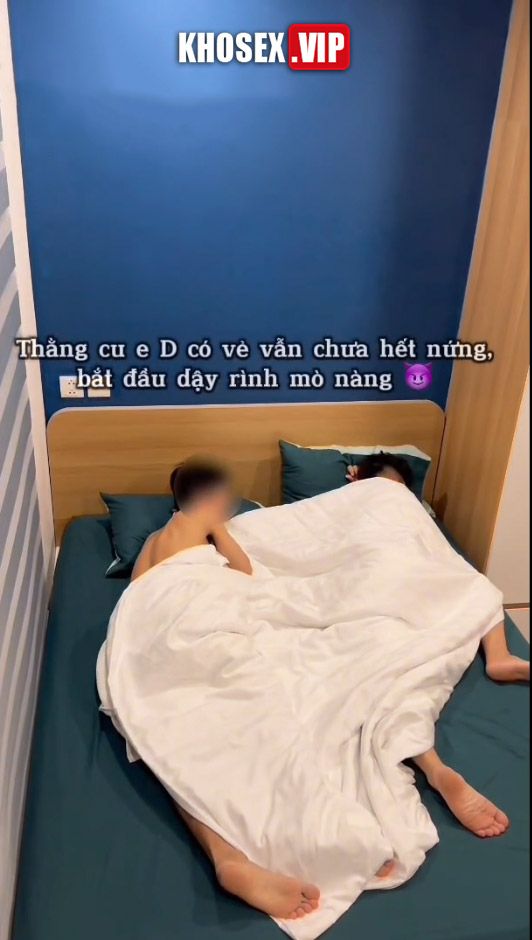 Clip sex vkcklananh9496 chồng rủ bạn đến chơi nhà some vợ địt tập thể đụ không bao xuất tinh ngập lồn (Full Clip + Pic) - Hình 38