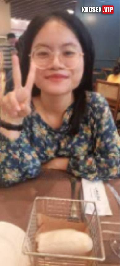 Clip sex Em sinh viên Đại Học Văn Hiến làm nô lệ tình dục cho trai tây (Full Clip + Pic) - Hình 03