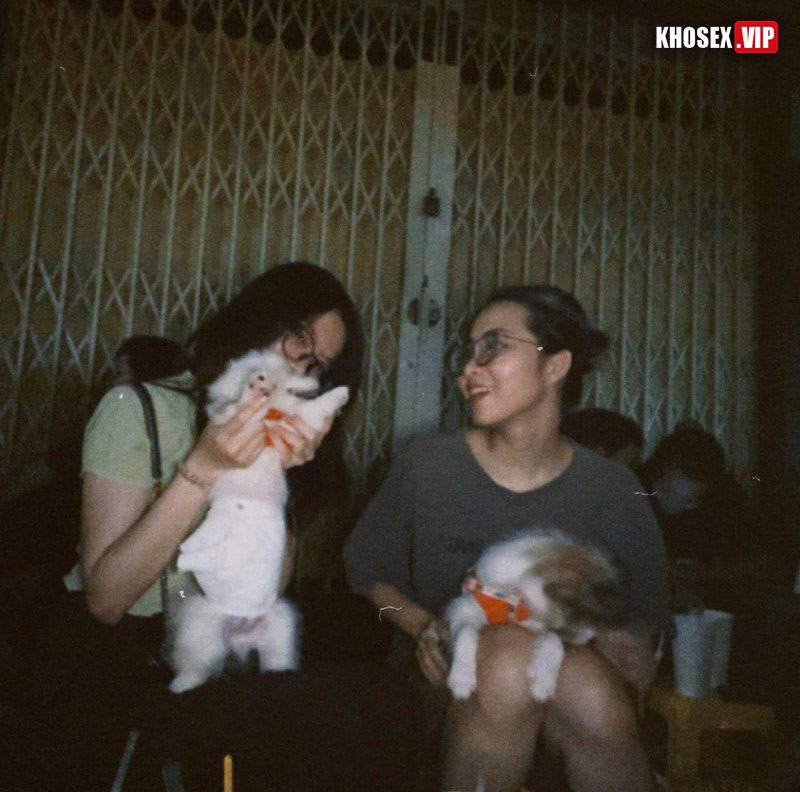 Cởi áo chịch em khi em đang nghe điện thoại - Hình 07