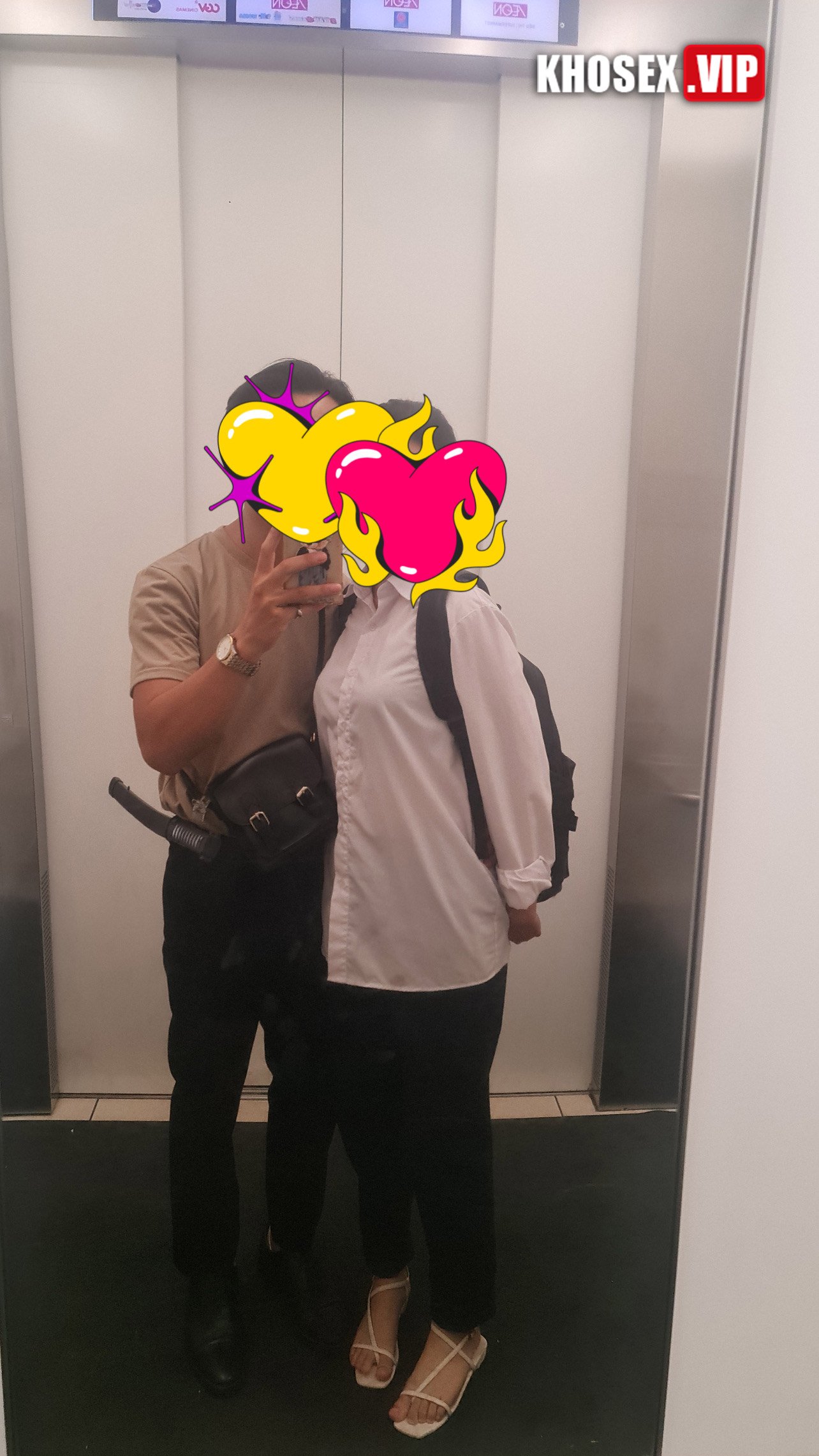 Địt em người yêu 2k7 1m72 trên sofa tiền tỷ và ở ký túc xá (Full Clip) - Hình 01