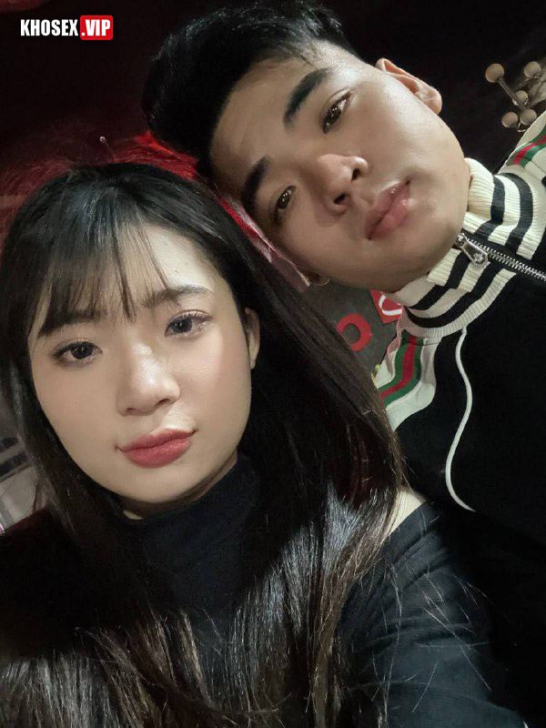 Địt em người yêu chubby đang sướng mà anh cứ móc - Hình 03