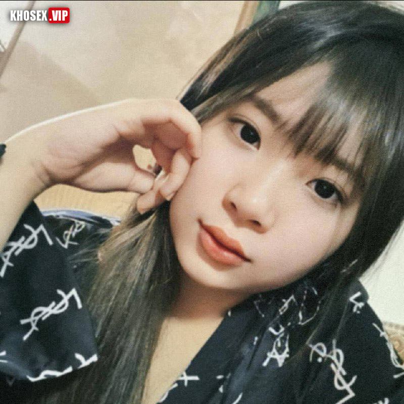 Địt em người yêu chubby đang sướng mà anh cứ móc - Hình 04