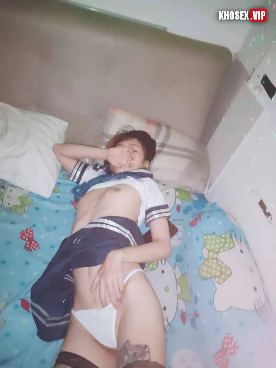 Địt xả đồ gái loli xăm mình cosplay nữ sinh cực nứng (Full Clip + Pic) - Hình 04