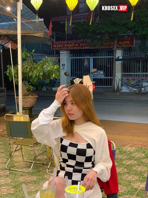 Em đang rửa chén mà anh vén váy đòi chịch - Hình 05