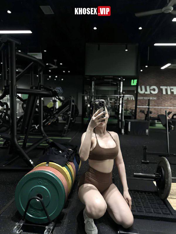 Em gymer Bùi Thu Hằng lộ clip sex địt nhau với người yêu trong khách sạn - Hình 03