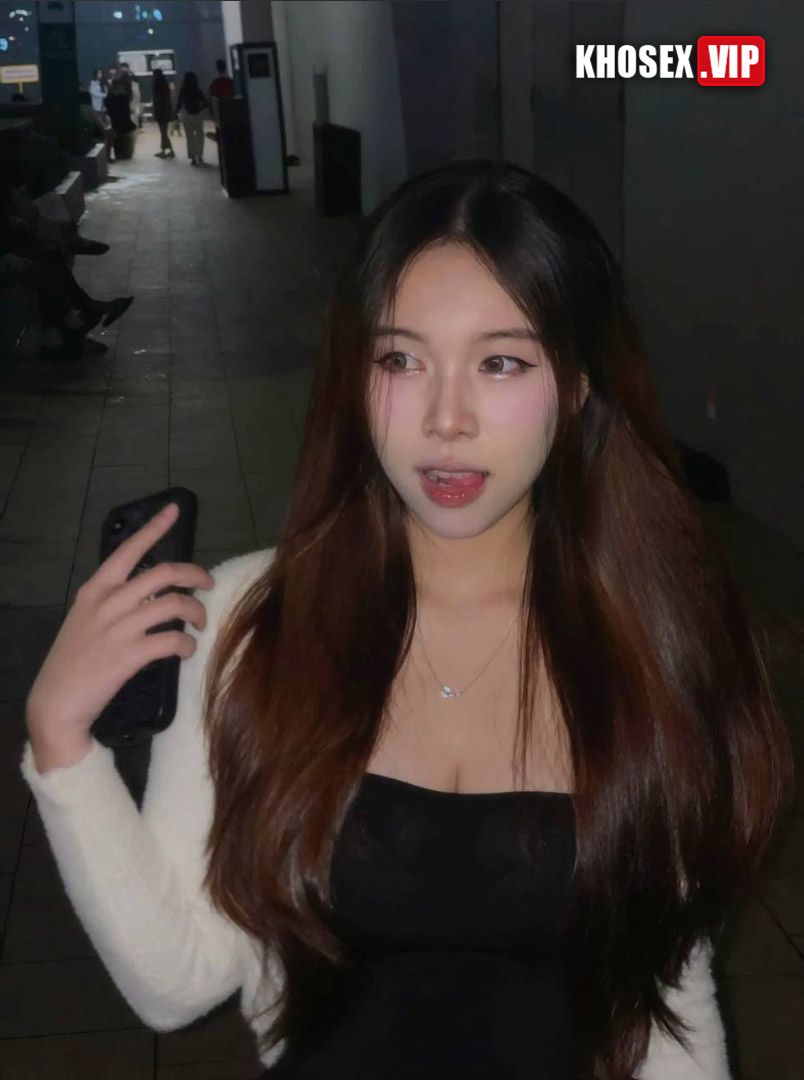 Full Clip Em gái cực xinh lộ clip sex địt nhau với bạn trai – P3 - Hình 01