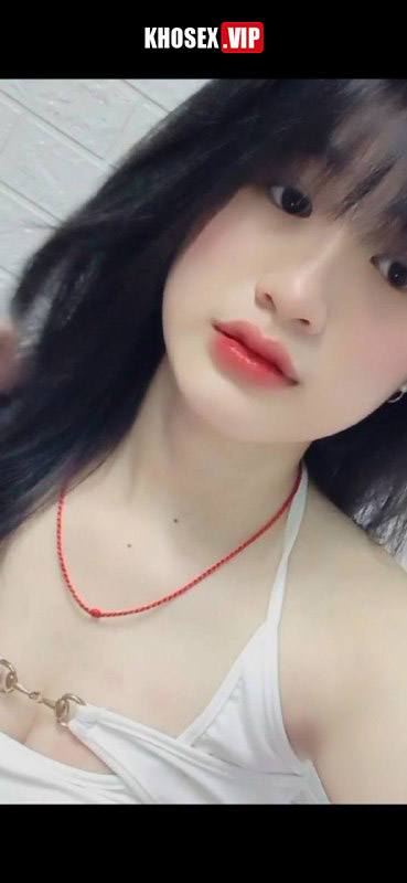 Lộ clip sex em Chúi Chiên lồn múp bị dập rên rỉ - Hình 02