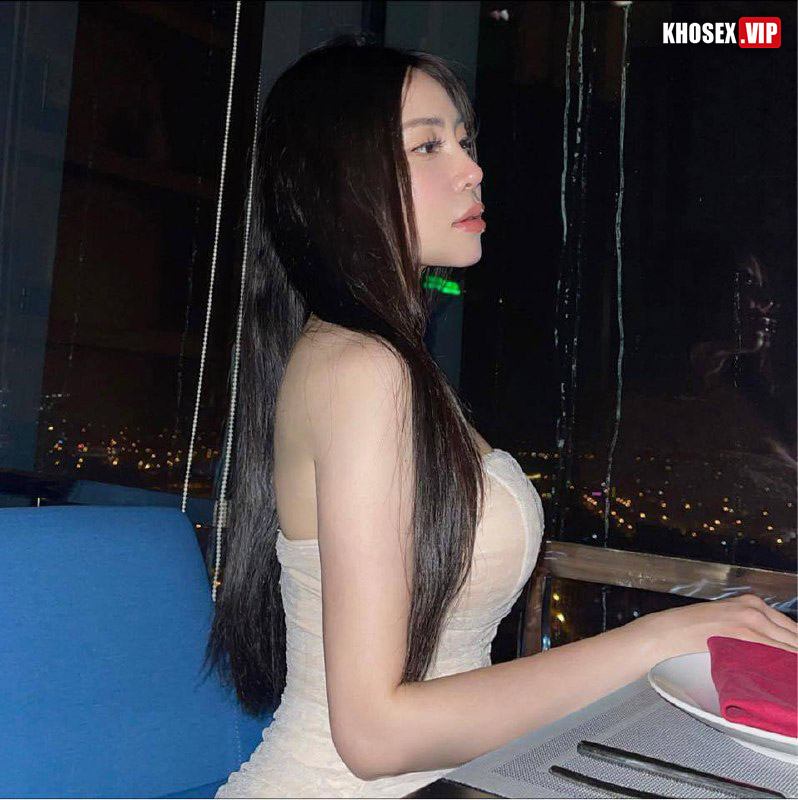 Lộ clip sex em gái xinh bán đồ tập Gym địt em ra nước trắng - Hình 03