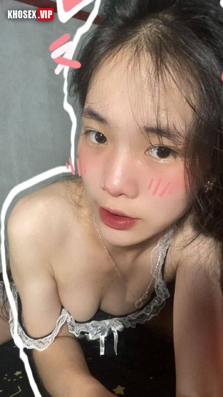 Lộ clip sex em Tiktoker váy hồng địt với người yêu nước nôi lênh láng - Hình 04