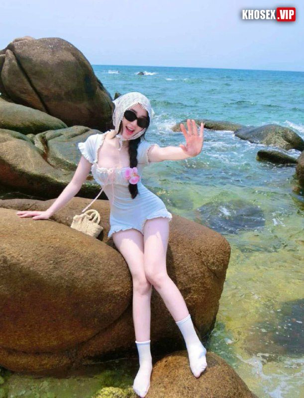 Lộ clip sex em Yến Đỗ cô chủ shop dễ thương (Bản mới update 04-2025) - Hình 12