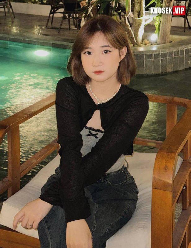 Siêu phẩm lộ clip sex Em ny xinh ngoan dâm anh vừa doggy vừa đút đít em (Full Clip + Pic) - Hình 02