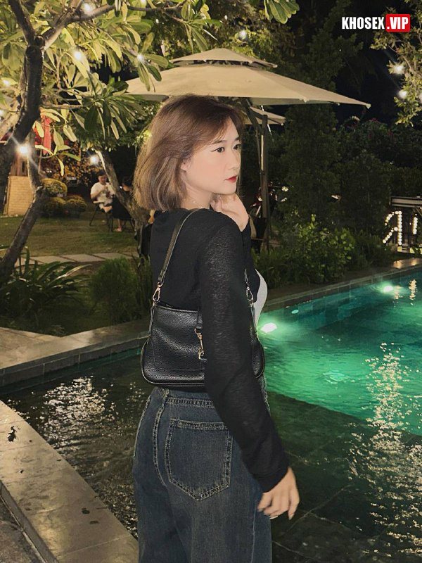 Siêu phẩm lộ clip sex Em ny xinh ngoan dâm anh vừa doggy vừa đút đít em (Full Clip + Pic) - Hình 03