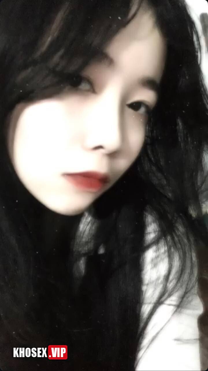 Siêu phẩm Trà My 2k7 thích BDSM bị người yêu chơi mạnh bạo vừa địt vừa đánh đỏ cả vú - Hình 03