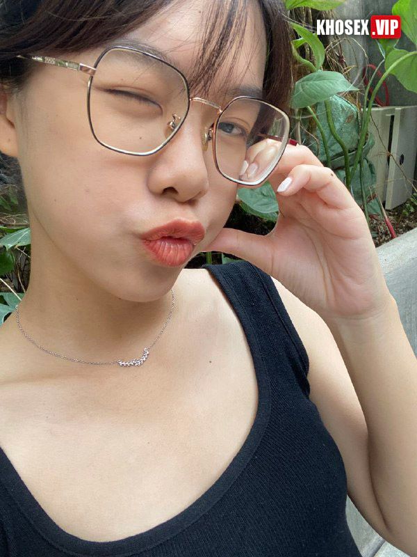 Vợ trẻ đam mê bạo dâm BDSM thích nhét buồi tận họng địt cả 2 lỗ (Full Clip + Pic) - P1 - Hình 02