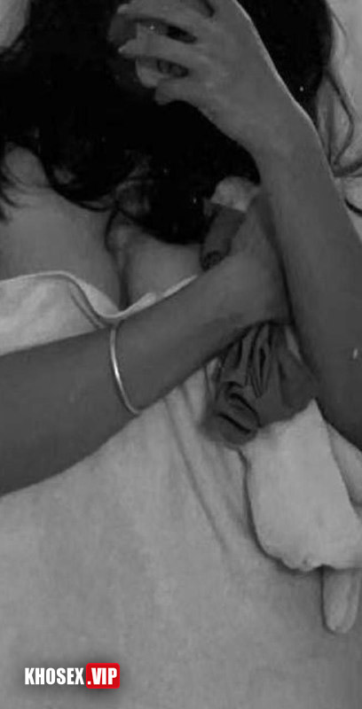 Em gái sinh viên đeo kính lộ clip sex địt 2 lỗ với bạn trai - Hình 09