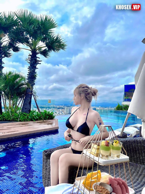 Lộ clip sex Đình Minh Thư gái mới lớn với cặp mông to tròn ngon - Hình 04