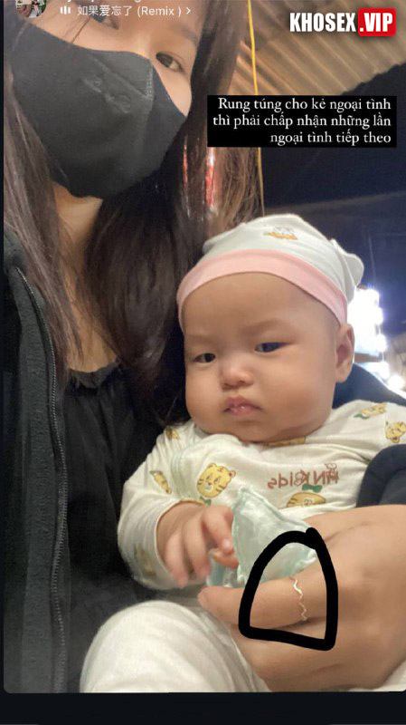 Lộ Clip Sex Thu Uyên gái một con cực dâm bị chồng dập như giã gạo - Hình 02