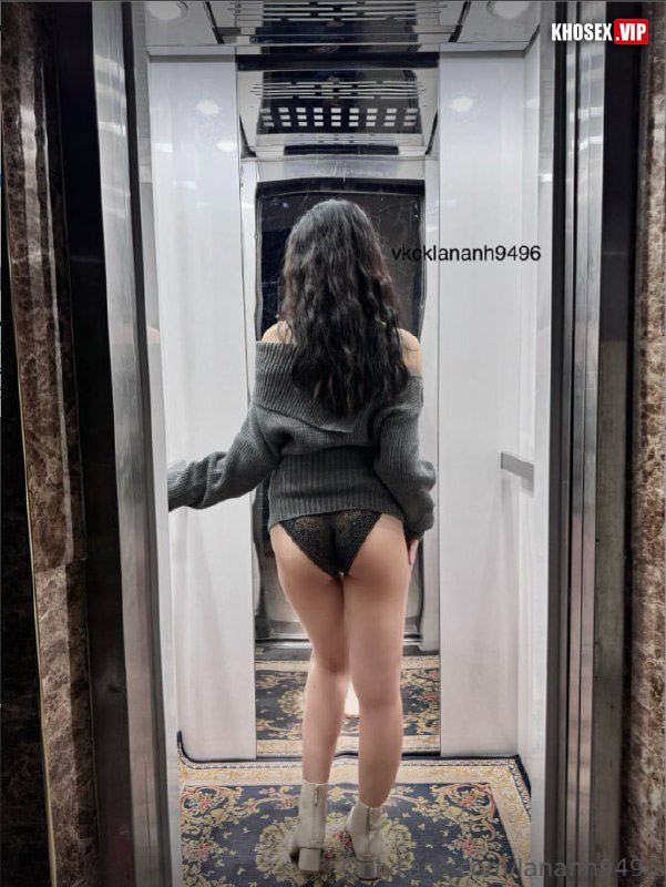 Clip sex vkcklananh9496 doggy trong thang máy - Hình 03