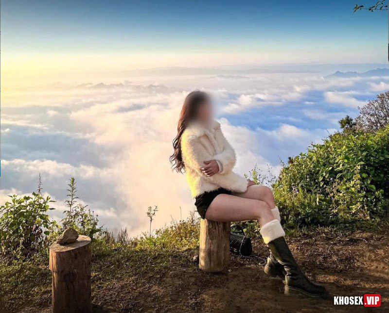 Clip sex vkcklananh9496 doggy trong thang máy - Hình 14