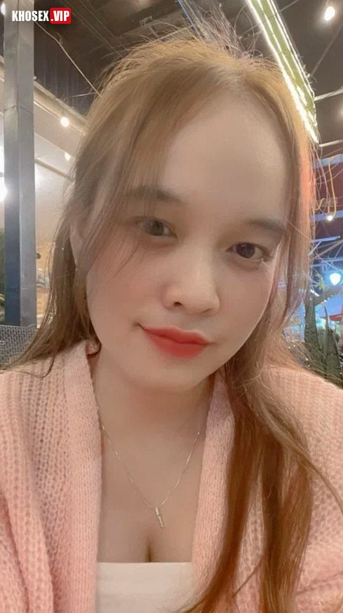 Đụ nhau public bú cu bế lên dập trước cửa phòng trọ - Hình 01