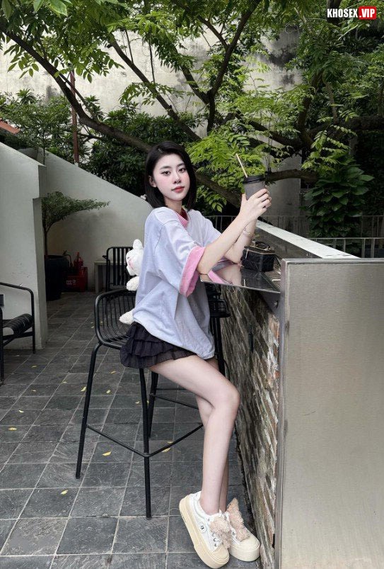 Clip sex ông chú 50 tuổi địt tới tấp em Ngọc Quỳnh Phú Thọ làm em rên la - Hình 01