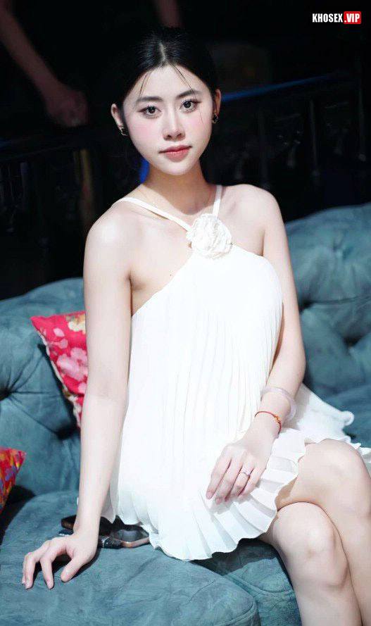 Clip sex ông chú 50 tuổi địt tới tấp em Ngọc Quỳnh Phú Thọ làm em rên la - Hình 02