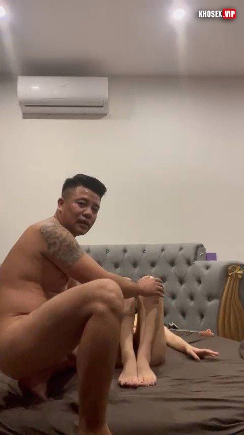 Clip sex ông chú 50 tuổi địt tới tấp em Ngọc Quỳnh Phú Thọ làm em rên la - Hình 10