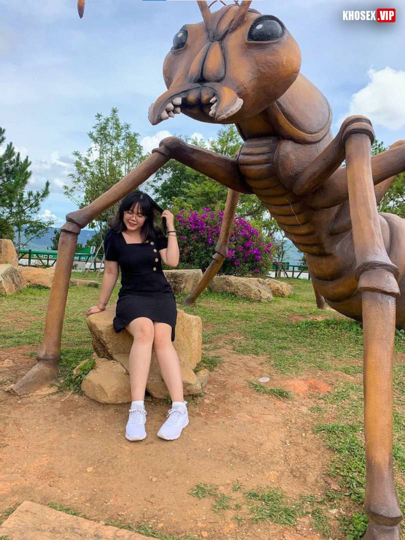 Địt em Thiều Bảo Vy sinh viên năm nhất lồn dâm cực múp - Hình 02