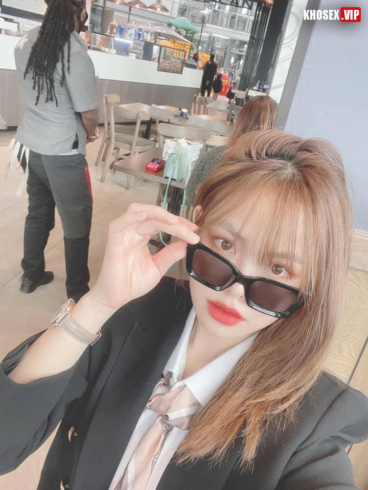 Doggy em sinh viên mông to thích buồi lạ - Hình 01