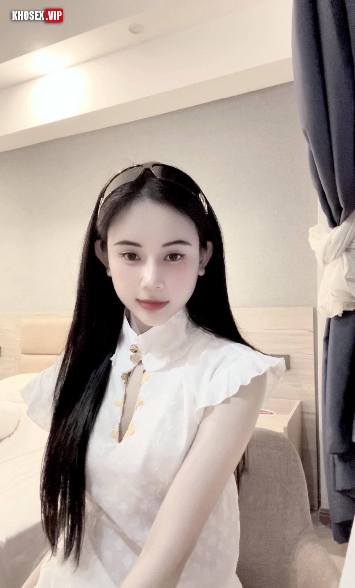 Lộ clip sex địt em Tiểu Long Nữ (Clip + Pic) - Hình 02