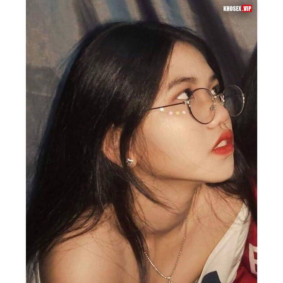 Lộ clip sex Hà My 2k5 học cấp 3 THPT Trương Định - Hình 05