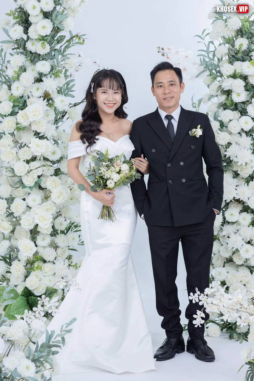 Địt vợ dâm đãng có hột le to sướng lên đỉnh - Hình 01