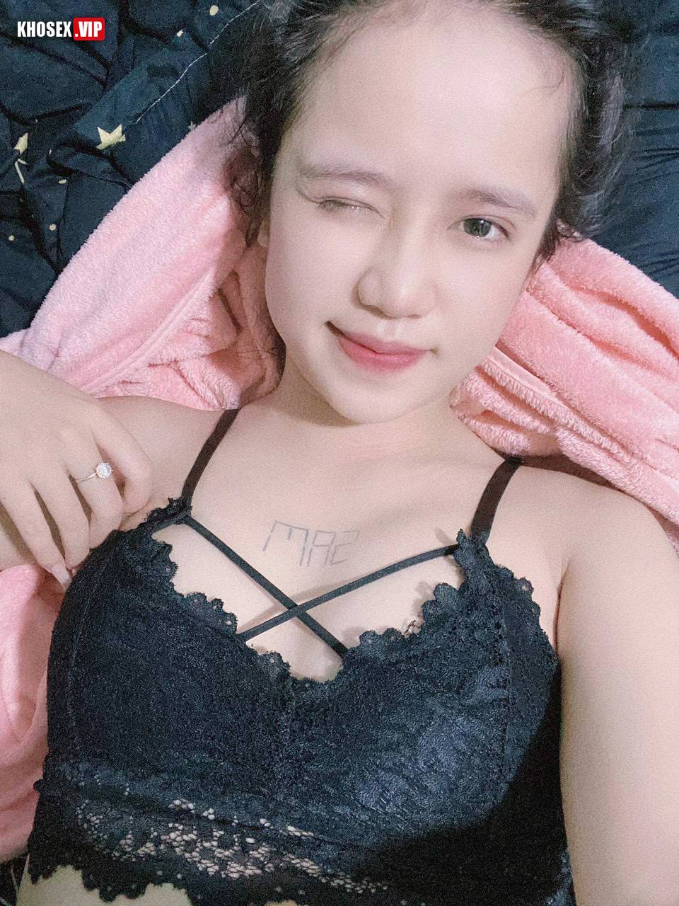 Địt vợ dâm đãng có hột le to sướng lên đỉnh - Hình 03