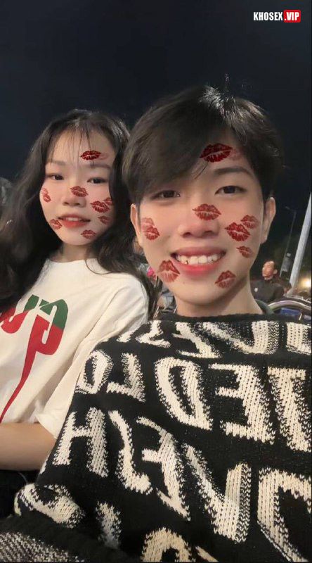 Đụ em người yêu mới cạo lông lồn sướng rên rỉ - Hình 01