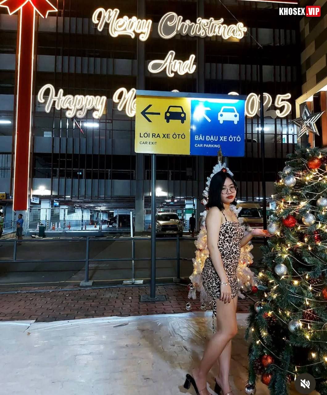 Lộ clip sex Em rau văn phòng kính cận dâm đãng cosplay đủ loại (Full Clip + Pic) - Hình 04