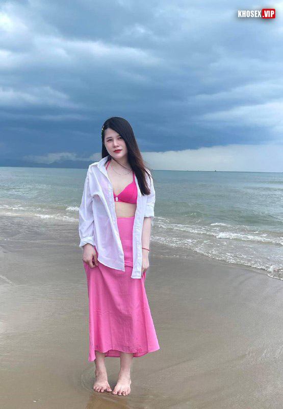 Vợ mới đẻ xong mấy hôm chồng đè ra chịch không tha - Hình 03