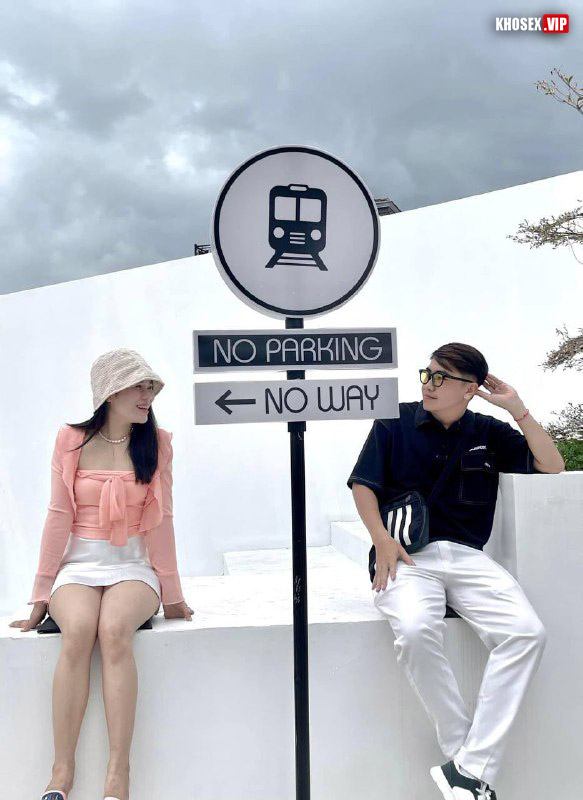 Vợ mới đẻ xong mấy hôm chồng đè ra chịch không tha - Hình 08