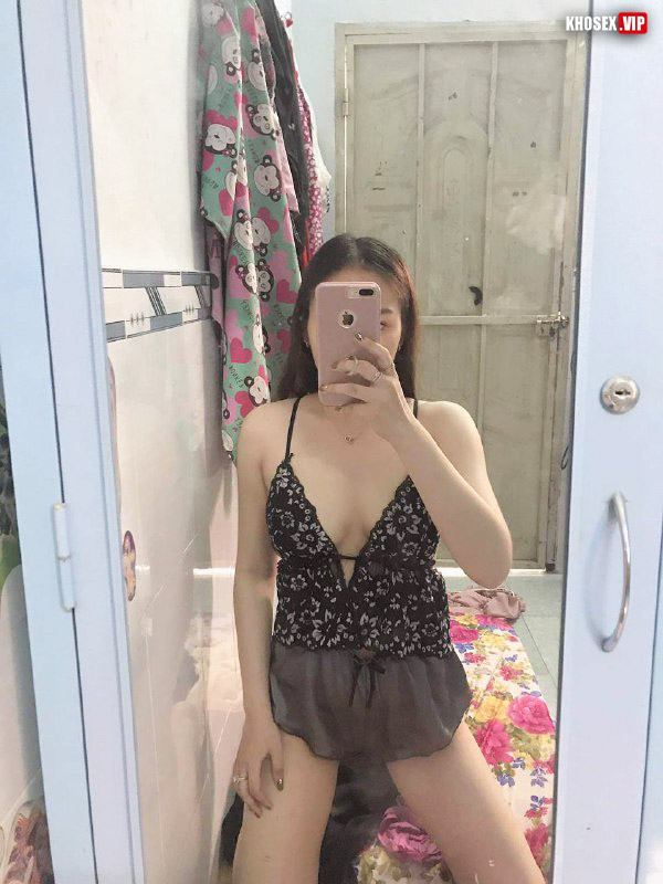 Vừa địt vừa móc lồn em yêu sướng rên rỉ lồn ra nhiều nước (Full Clip + Pic) - Hình 06