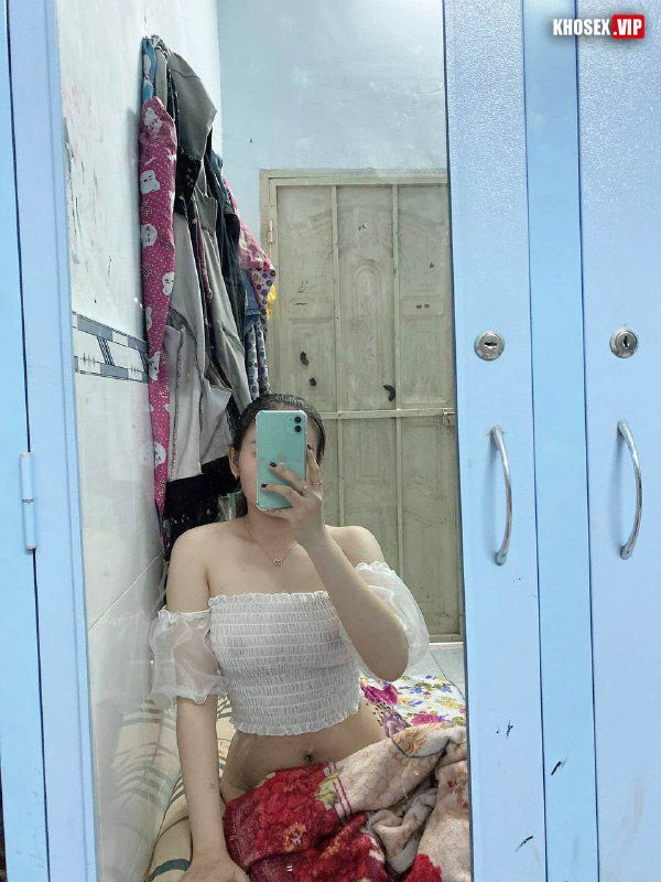 Vừa địt vừa móc lồn em yêu sướng rên rỉ lồn ra nhiều nước (Full Clip + Pic) - Hình 07