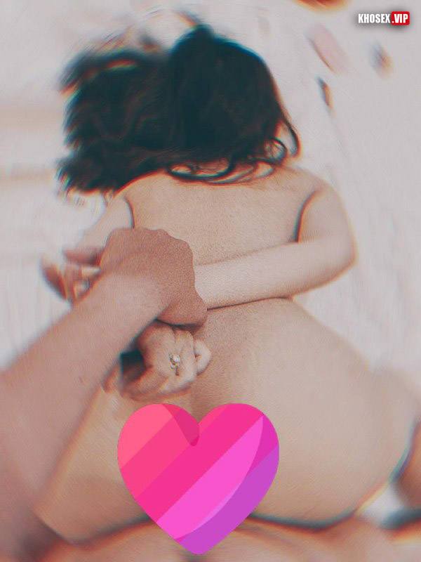 Vừa địt vừa móc lồn em yêu sướng rên rỉ lồn ra nhiều nước (Full Clip + Pic) - Hình 12