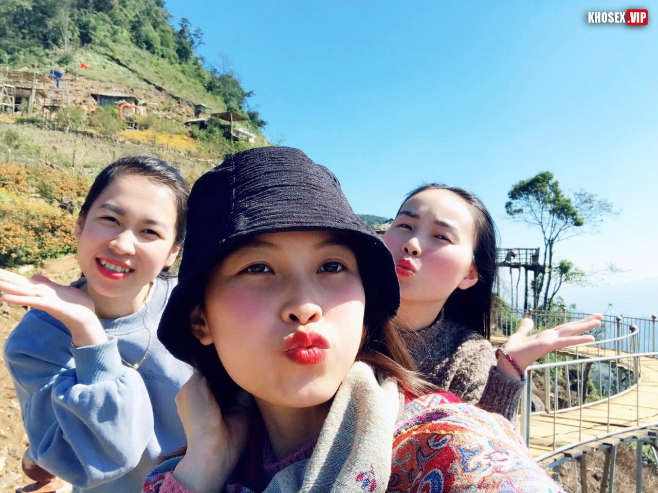 Clip sex Cô giáo Tây Bắc mặc áo dài đỏ địt với chồng cực dâm (Full Clip + Pic) - Hình 54