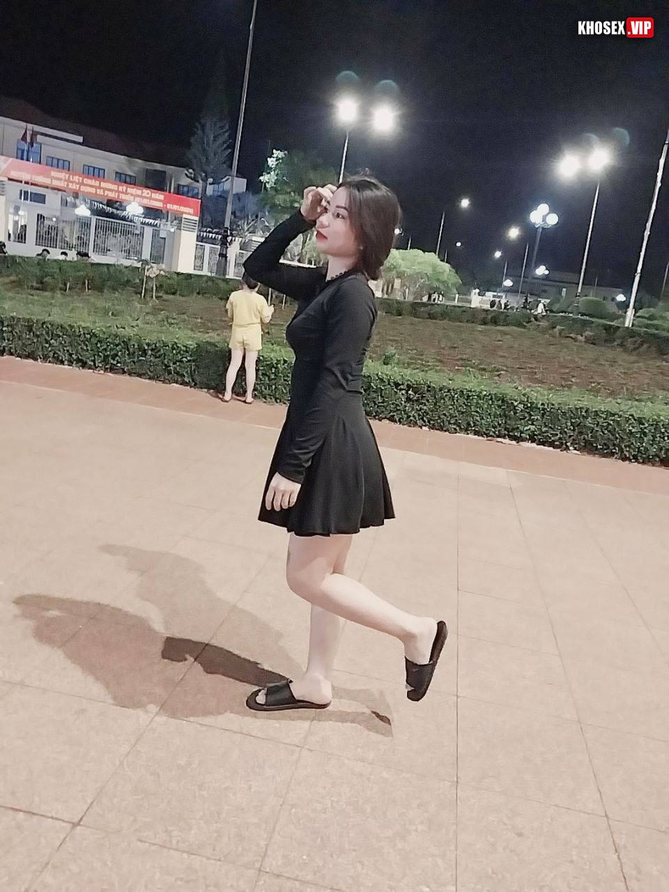 Đợi vợ nhậu say cho thằng bạn địt xuất tinh trong - Hình 02