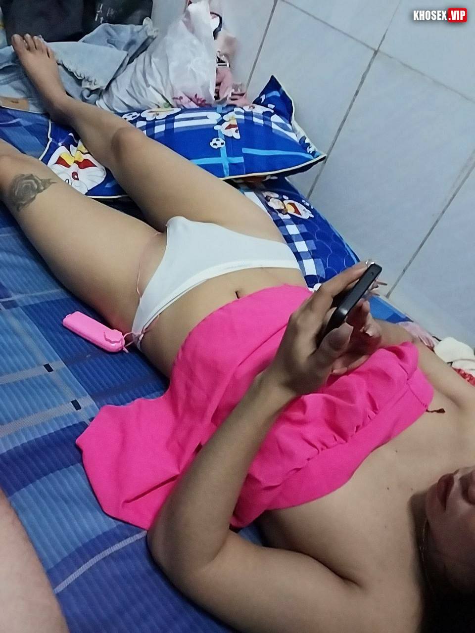 Đợi vợ nhậu say cho thằng bạn địt xuất tinh trong - Hình 12