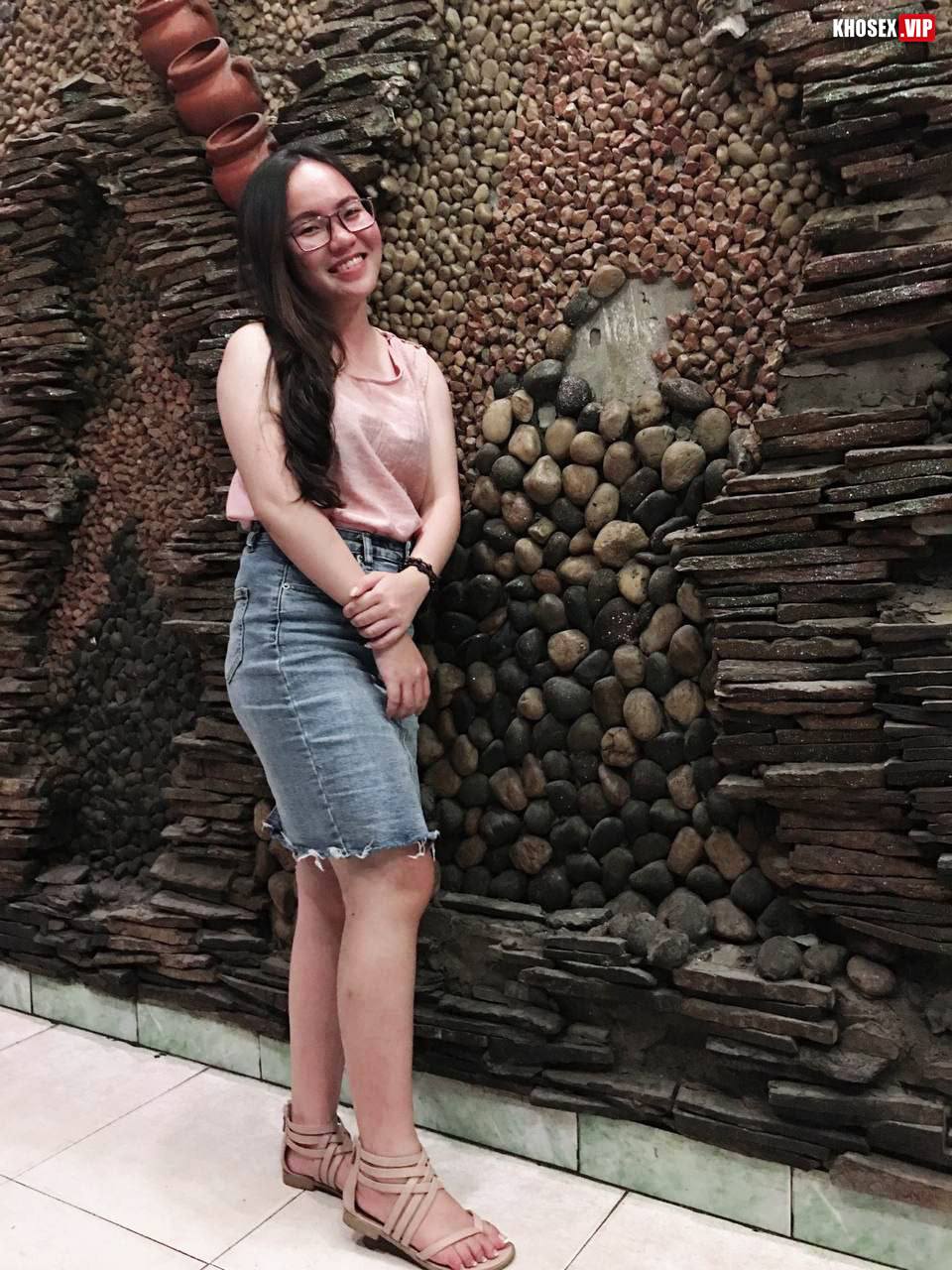 Đụ em nhân viên văn phòng đeo kính sướng rên rỉ rồi gạ em xuất trong (Full Clip + Pic) - Hình 05