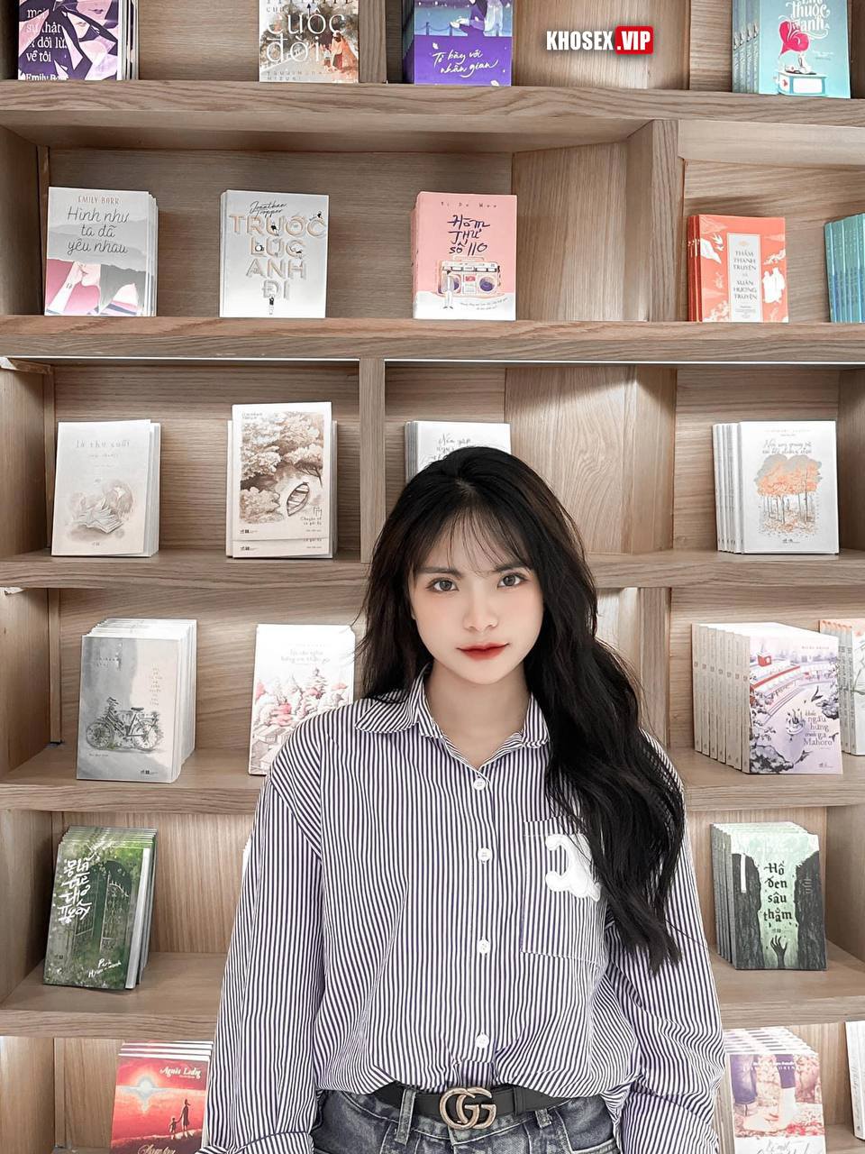 Đụ úp thìa em gái xinh ra nước lênh láng vì sướng - Hình 01