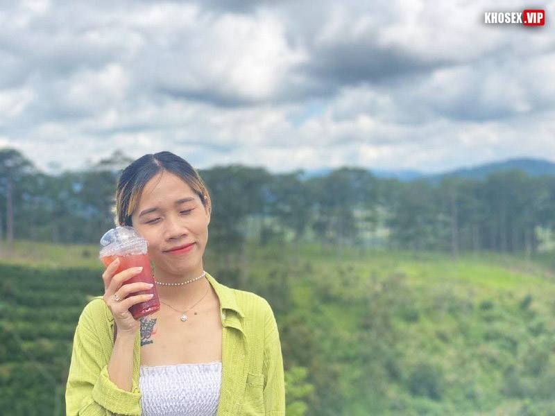 Lộ clip sex cặp vợ chồng đụ khẩu dâm trên ghế tình yêu - Hình 04