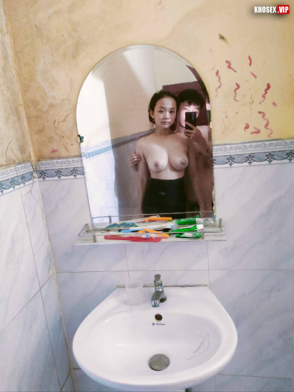 Thanh niên xăm trổ chơi em người yêu vú bự, chia tay xong tung clip lên mạng (Full Clip + Pic) - Hình 03