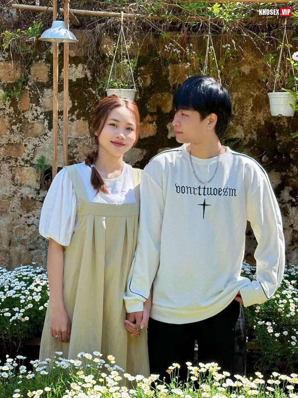 Anh bóp ngực em nứng quá - Hình 01