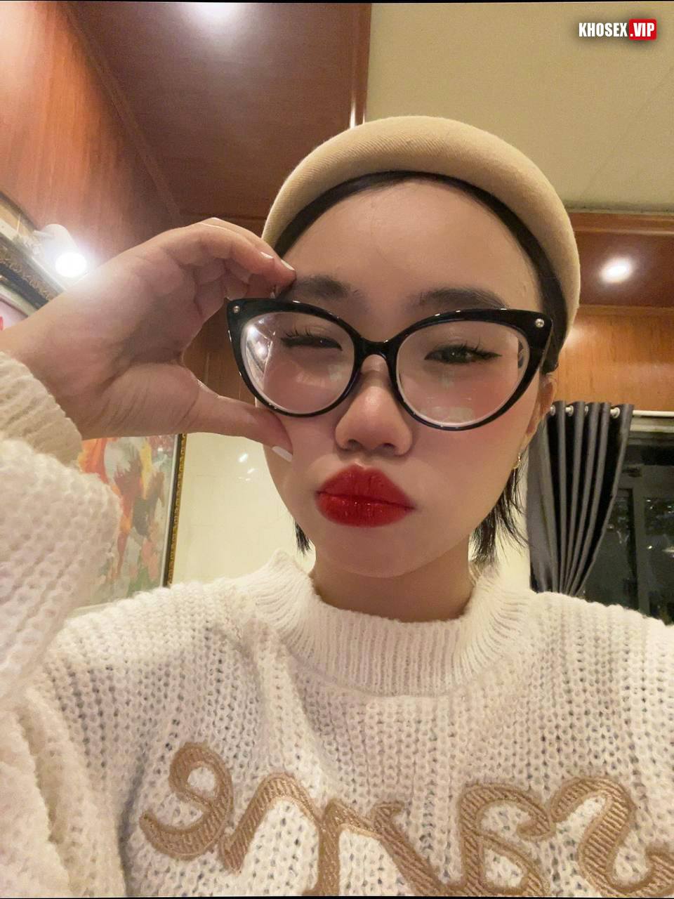 Chịch em kính cận dâm đãng bú cu điêu luyện (Full Clip + Pic) - Hình 09