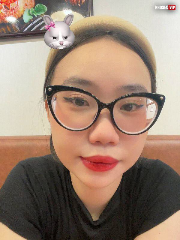 Chịch em kính cận dâm đãng bú cu điêu luyện (Full Clip + Pic) - Hình 10